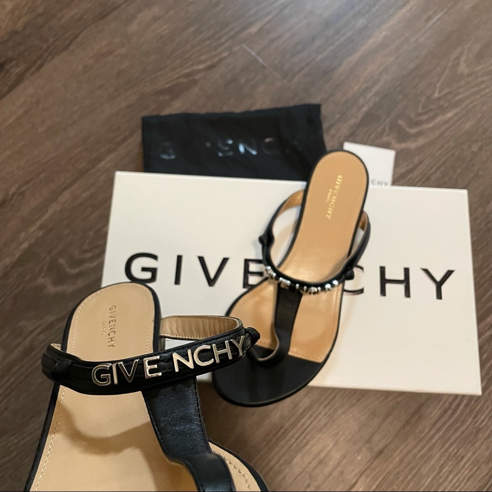 New Givenchy metal logo thong strap leather sandals